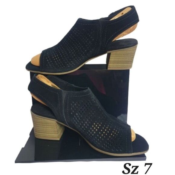 Perforated Black Leather Women's Heeled Sandals Size 7 by Sonoma NWOT - Picture 1 of 8